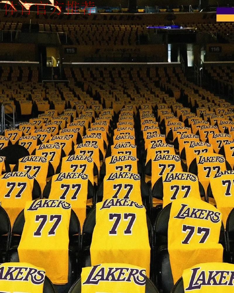 东契奇31+15+11詹皇末节12分，艾顿打爆21中4大帝，湖人力克76人